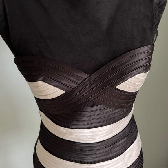 BCBGMaxAzria Black & White Striped Mara Cocktail Mini Dress 8 - Picture 14 of 16